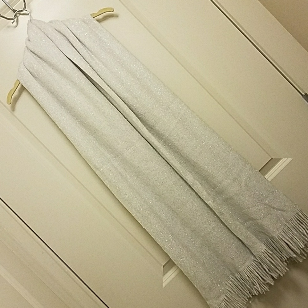 Echo scarf everyday wrap